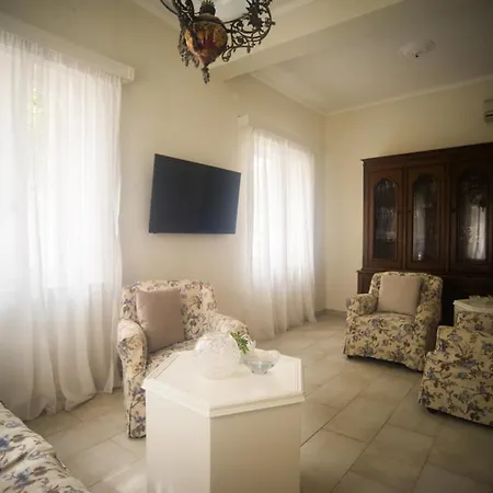 Tatiana's Garden House Holiday home